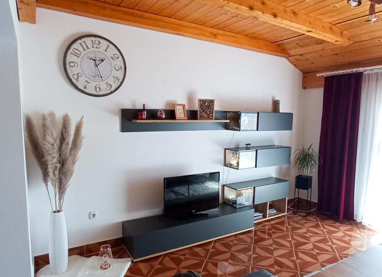 Apartment Aleksandra Malinska Ngoại thất bức ảnh