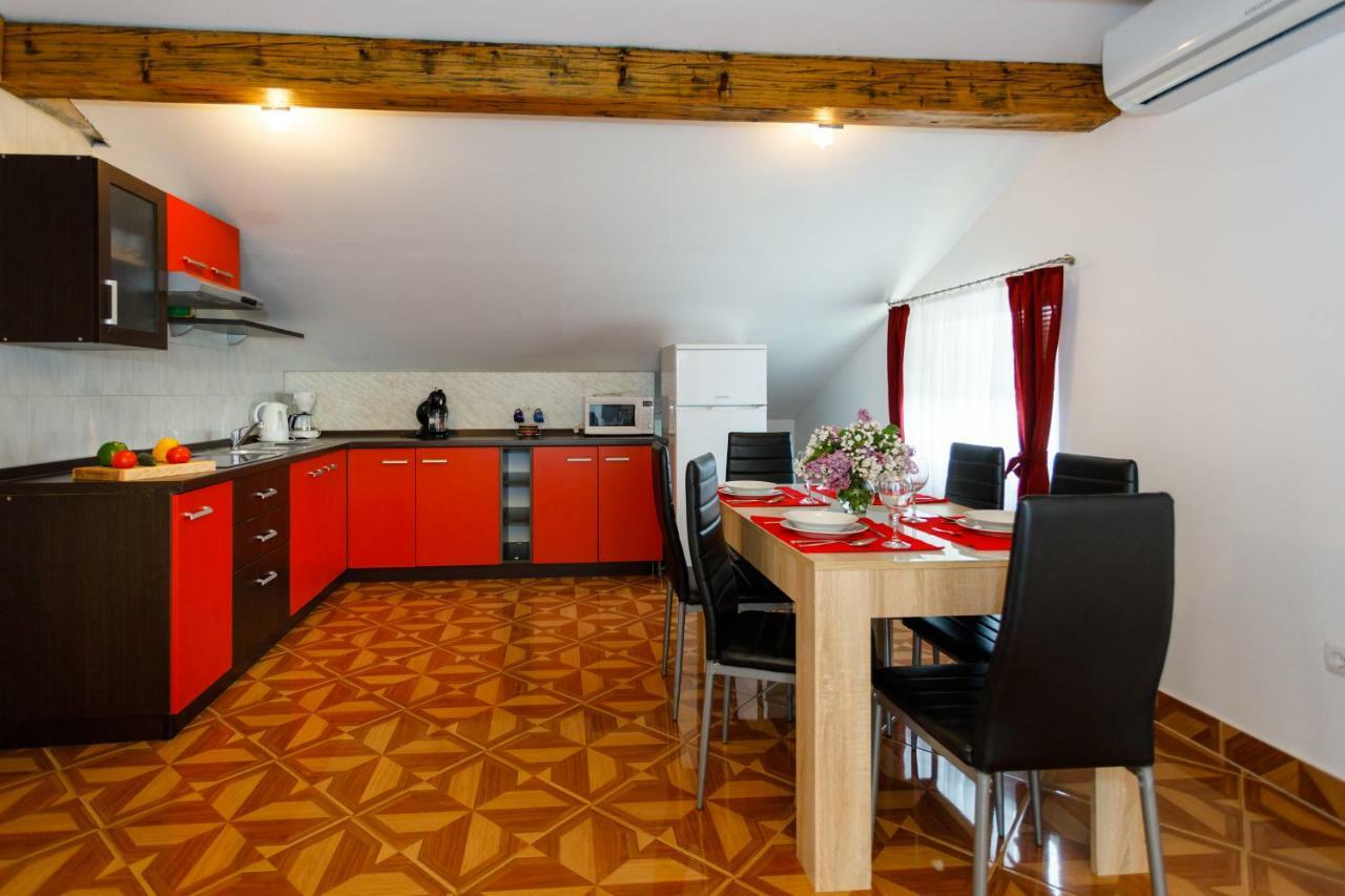 Apartment Aleksandra Malinska Ngoại thất bức ảnh