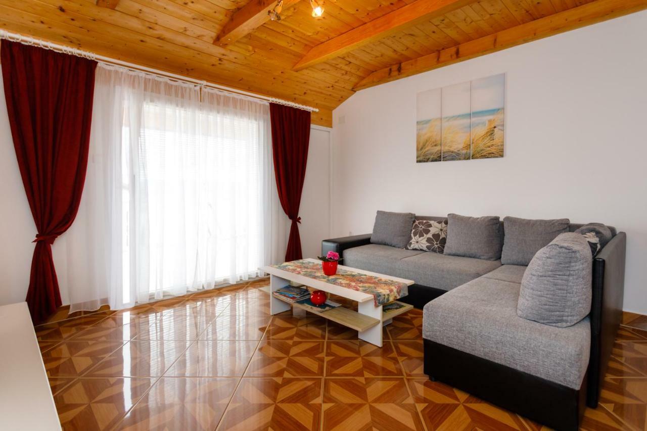 Apartment Aleksandra Malinska Ngoại thất bức ảnh